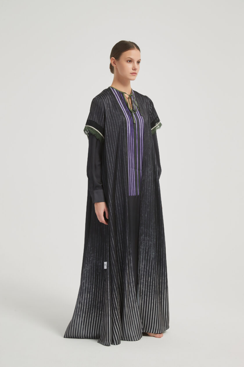 T-Shirt Striped Abaya with Long Black Dress - Image 5